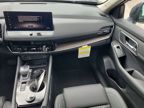 New 2026 Nissan Rogue Platinum AWD/4WD image 18