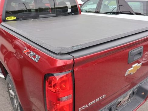 Used 2019 Chevrolet Colorado Z71 AWD/4WD image 6