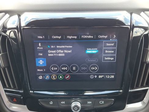 Used 2023 Chevrolet Traverse High Country AWD/4WD image 18