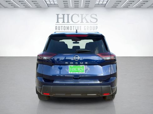 Used 2026 Nissan Rogue SV w/ SV Premium Package image 6