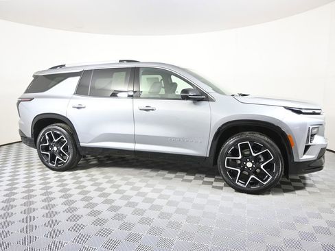 Used 2025 Chevrolet Traverse High Country w/ LPO, Floor Liner Package image 8