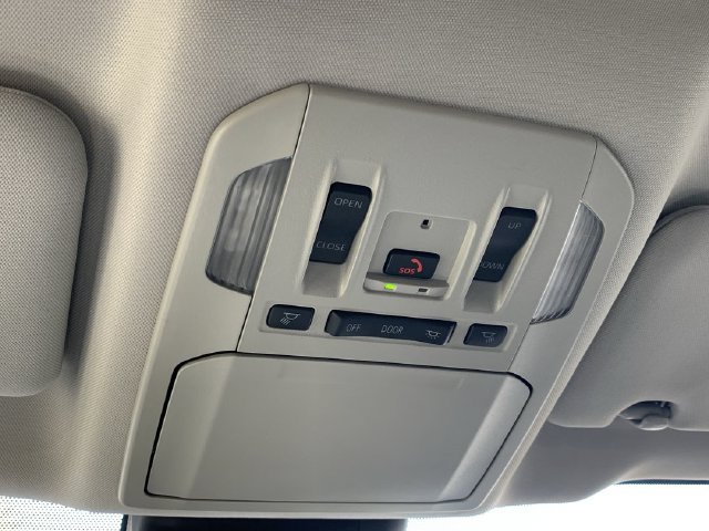 Used 2025 Toyota Highlander XLE FWD image 31