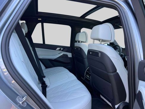 Used 2024 BMW X5 xDrive40i w/ Premium Package AWD/4WD image 12