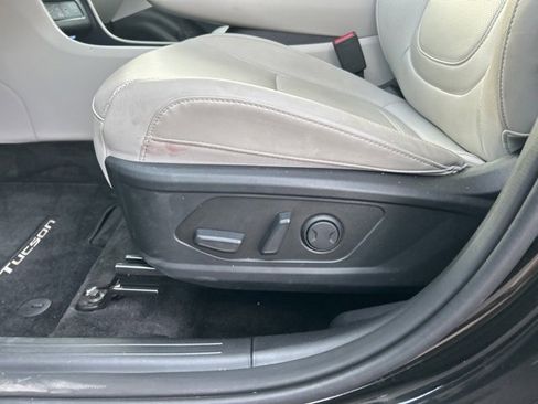 Used 2025 Hyundai Tucson SEL image 12