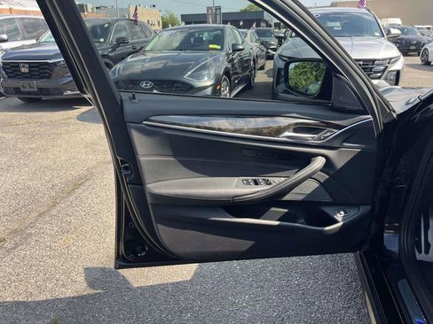Used 2019 BMW 530i xDrive w/ M Sport Package AWD/4WD image 15