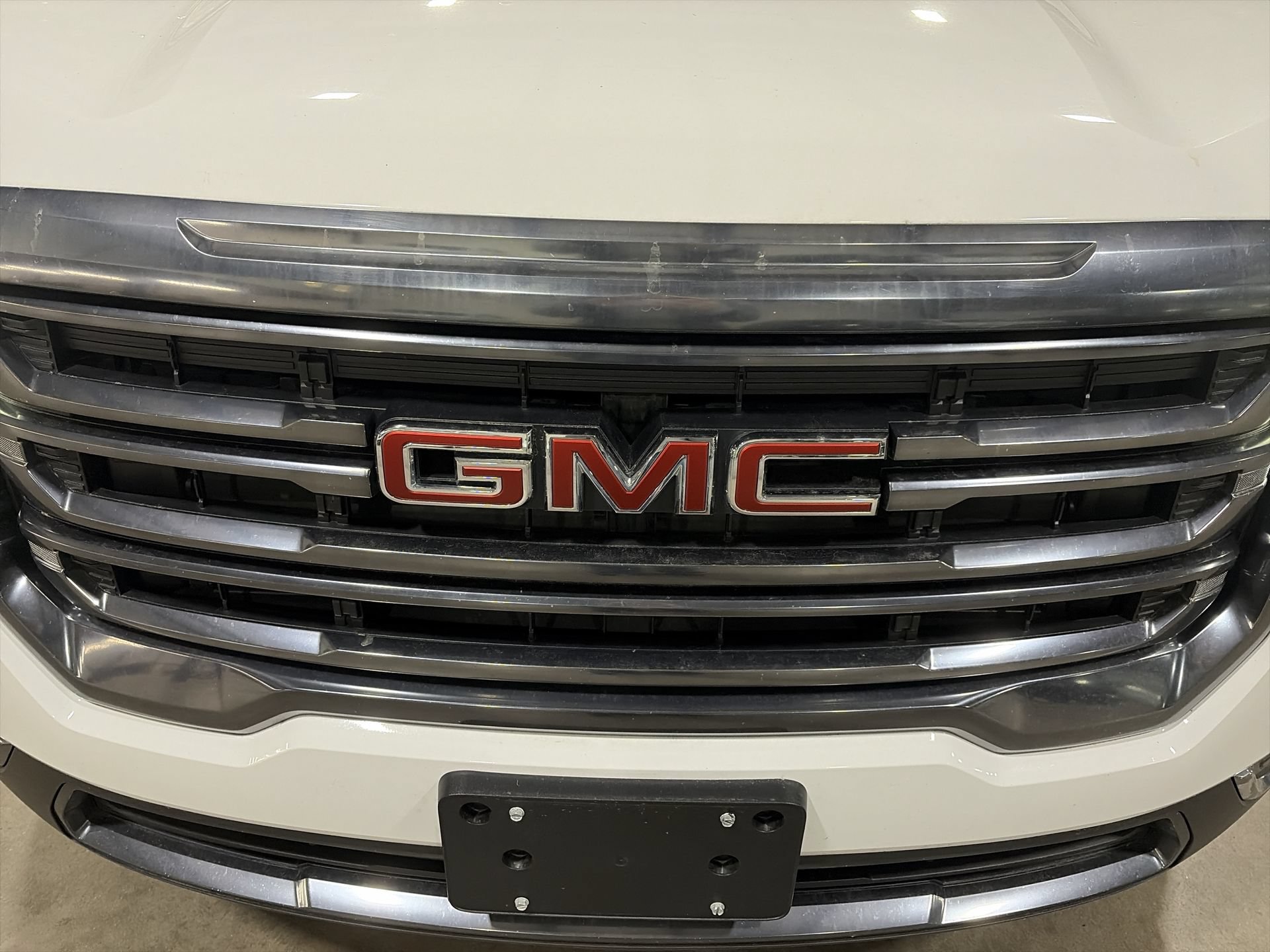 Used 2023 GMC Acadia AT4 w/ LPO, Floor Liner Package AWD/4WD image 32