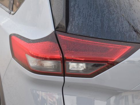 Used 2023 Nissan Rogue SL w/ SL Premium Package FWD image 7