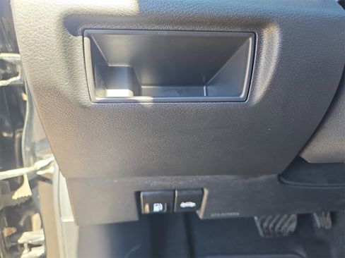 Used 2021 Nissan Versa SV image 24