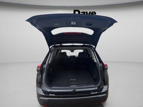 New 2026 Nissan Rogue SV AWD/4WD image 25