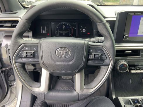 Used 2025 Toyota 4Runner SR5 AWD/4WD image 34