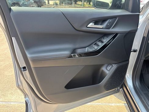 New 2027 Chevrolet Equinox LT w/ Convenience Package II FWD image 16