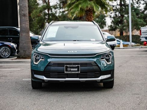 Used 2023 Kia Niro EX image 7