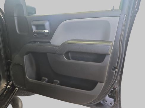 Used 2018 Chevrolet Silverado 1500 Custom w/ Custom Value Package AWD/4WD image 12