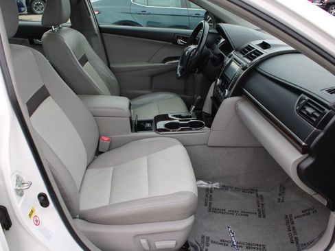Used 2012 Toyota Camry XLE image 19
