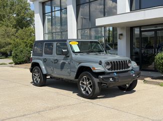 Used 2024 Jeep Wrangler Unlimited w/ LED Headlamp & Fog Lamp Group AWD/4WD video 2