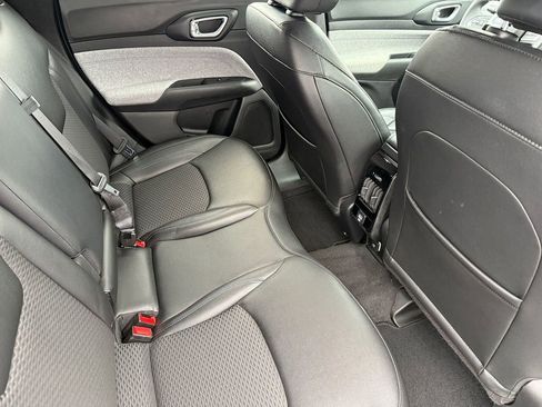 Used 2024 Jeep Compass Latitude image 21