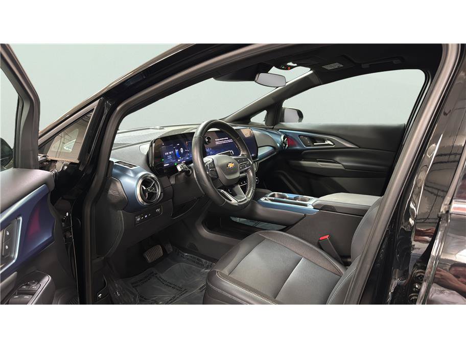Used 2024 Chevrolet Equinox EV LT FWD image 15