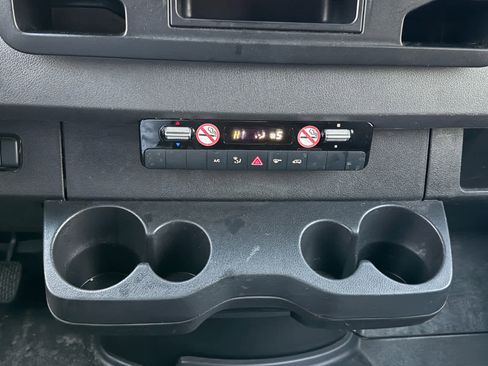 Used 2025 Mercedes-Benz Sprinter 2500 image 20