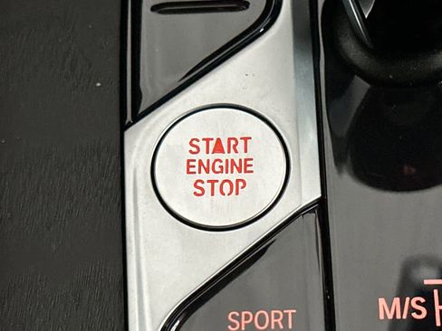 Used 2022 BMW X7 xDrive40i w/ Premium Package image 23