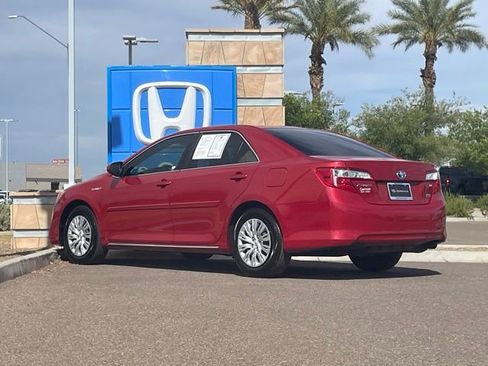 Used 2014 Toyota Camry LE image 4