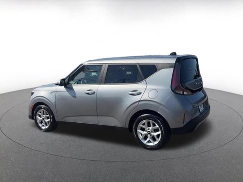 Used 2025 Kia Soul LX w/ LX Technology Package image 10