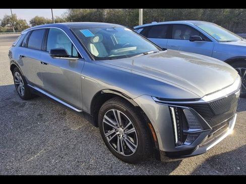 Used 2024 Cadillac Lyriq Luxury w/ LPO, Floor Liner Package image 2