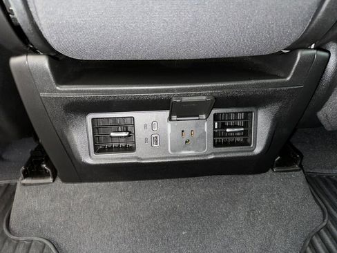 Used 2023 Chevrolet Silverado 1500 LT image 22