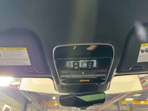 Used 2023 Land Rover Range Rover Sport SE Dynamic image 29