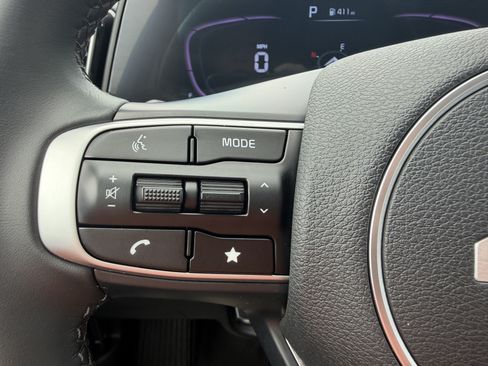 Used 2025 Kia Sportage EX FWD image 27