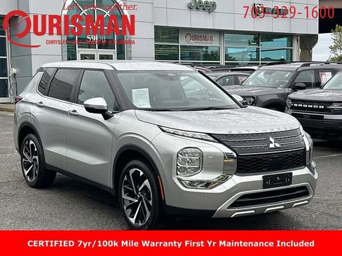 Used 2023 Mitsubishi Outlander SE AWD/4WD image 1