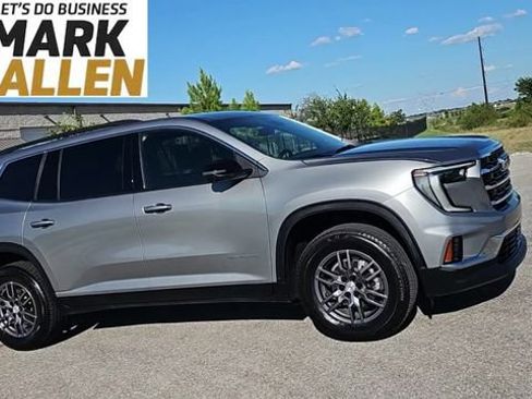 Used 2025 GMC Acadia Elevation FWD image 8
