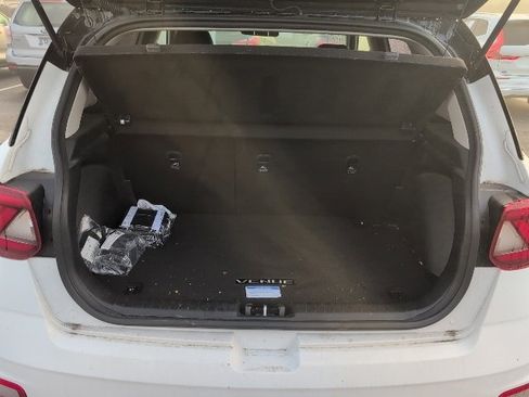 Used 2023 Hyundai Venue Limited w/ Cargo Package image 21