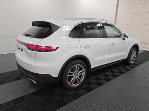 Used 2023 Porsche Cayenne w/ Assistance Package AWD/4WD image 4