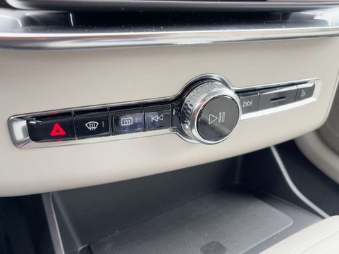 New 2026 Volvo XC90 T8 Ultra w/ Protection Package Premier image 17