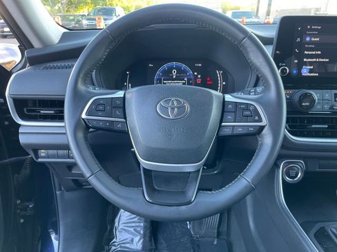 Used 2025 Toyota Grand Highlander FWD image 29