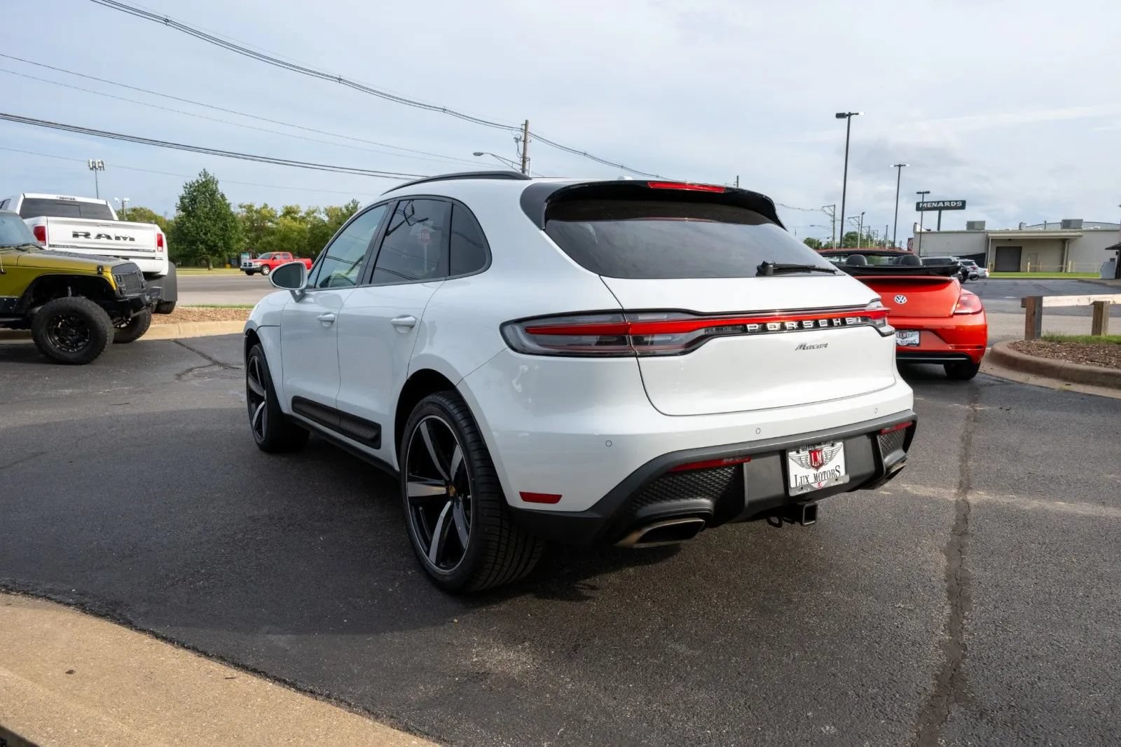 Used 2024 Porsche Macan w/ Premium Plus Package AWD/4WD image 6
