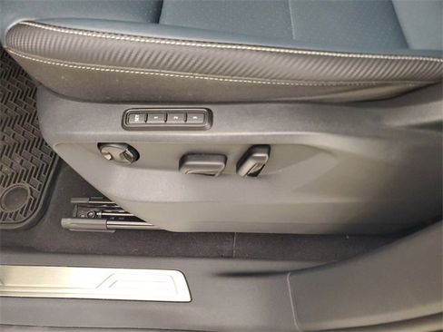 Used 2022 Volkswagen Atlas Cross Sport SEL R-Line image 23