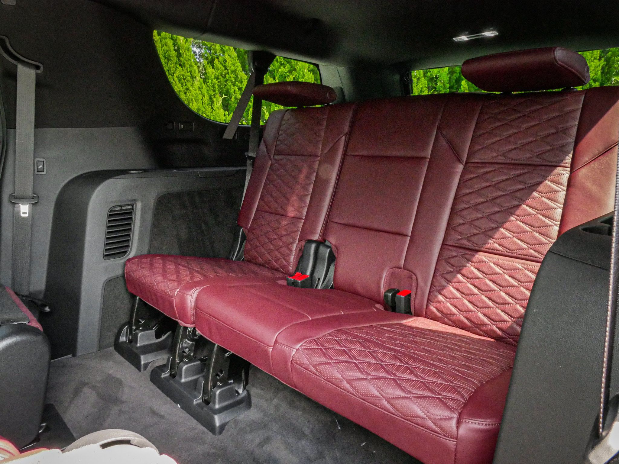 Used 2026 Cadillac Escalade ESV Sport w/ LPO, ONYX Package AWD/4WD image 31