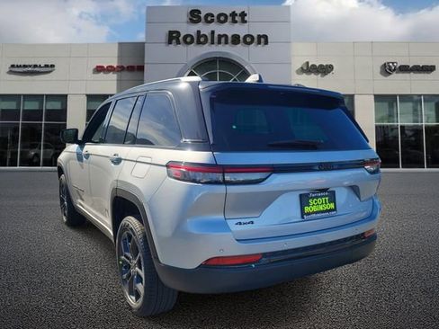 New 2025 Jeep Grand Cherokee Limited image 3