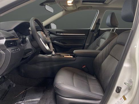 New 2025 Nissan Altima 2.5 SR w/ SR Premium Package image 4