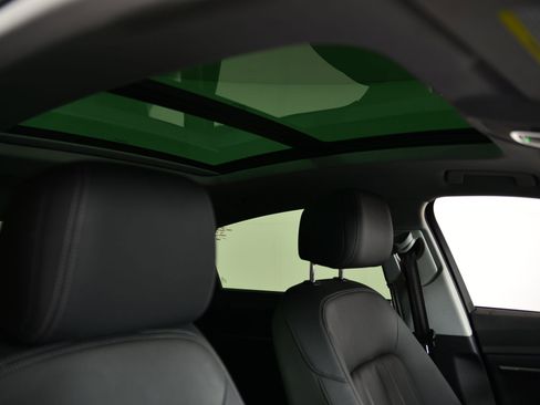 Used 2020 Audi e-tron Premium Plus image 12