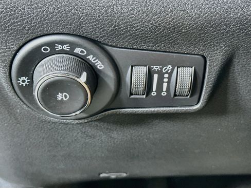 Used 2024 Jeep Compass Latitude AWD/4WD image 17