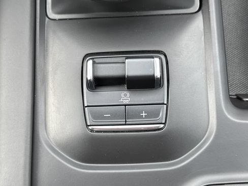 Used 2024 GMC Sierra 1500 Denali Ultimate AWD/4WD image 37