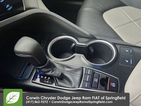 Used 2018 Toyota Camry XLE image 28