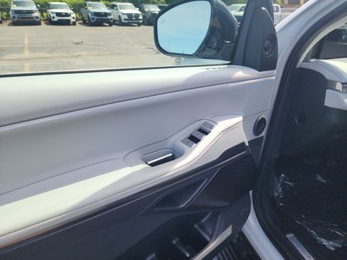 New 2026 Lincoln Navigator L Black Label AWD/4WD image 12