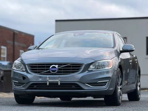 Used 2017 Volvo S60 T5 Inscription FWD image 1