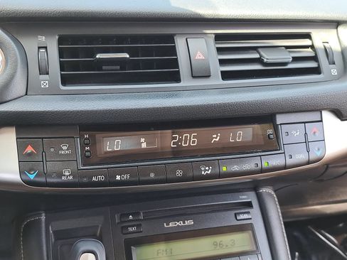 Used 2014 Lexus CT 200h w/ Seat Comfort Package FWD image 26