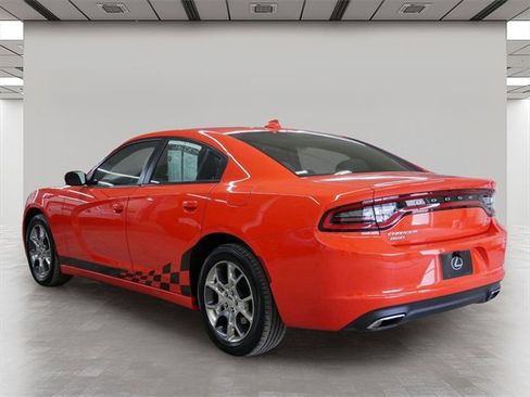 Used 2017 Dodge Charger SXT image 4