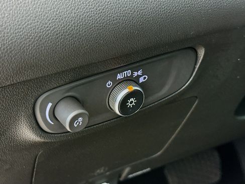 Used 2024 Buick Encore GX Sport Touring AWD/4WD image 9