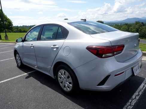 Used 2023 Kia Rio LX image 5